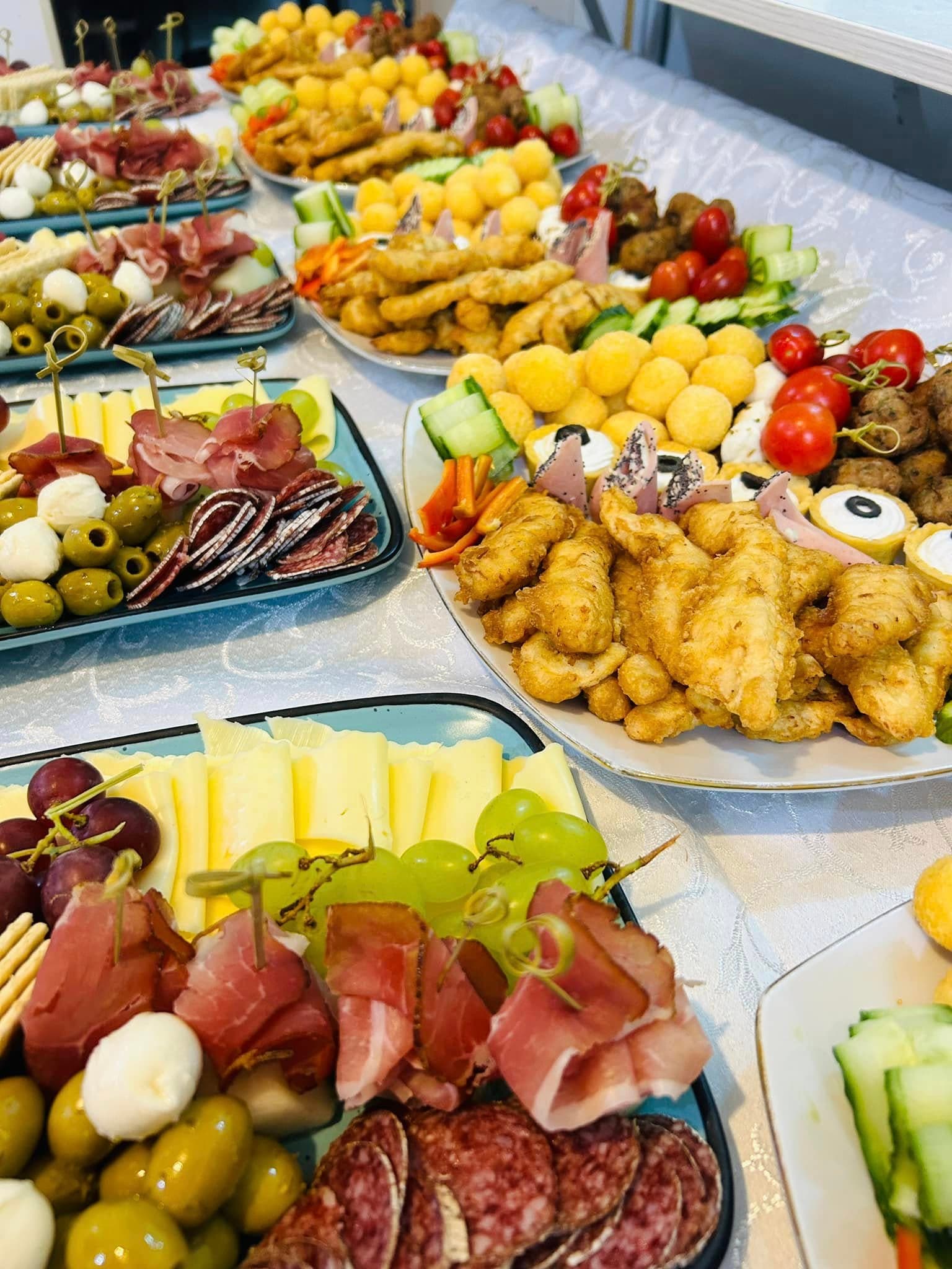 Servicii de catering